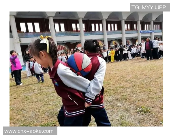 篮球与足球的魅力对比探索运动精神与团队合作的完美结合